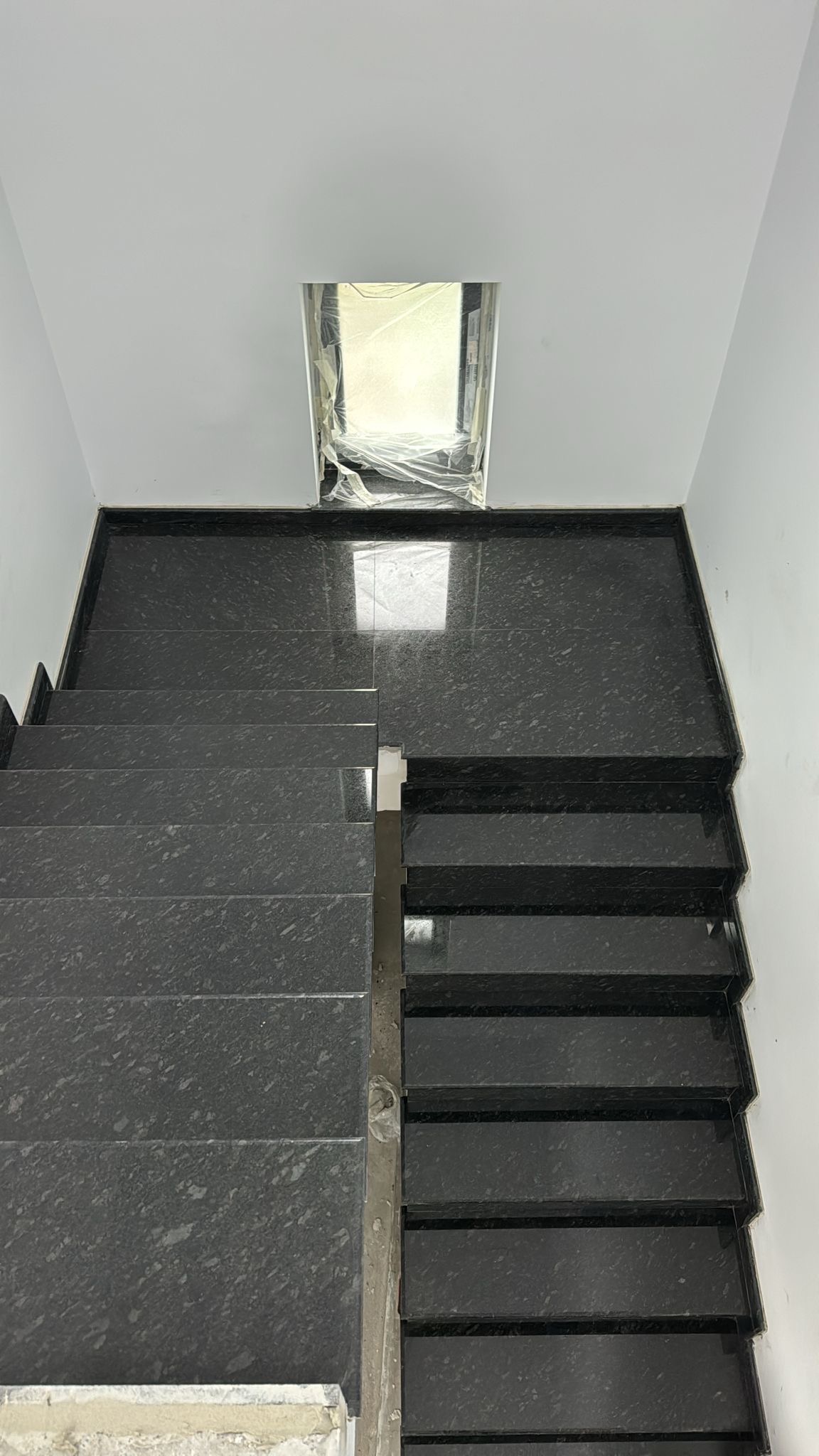 Trepte interior/exterior din granit Steel Gray